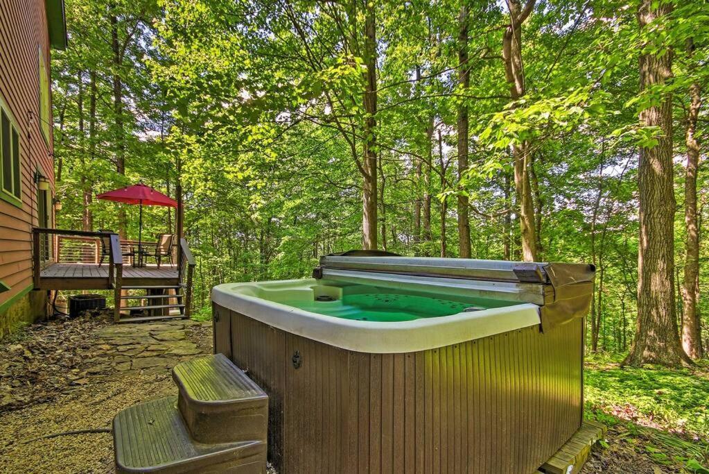 Villa Bear'S Eye View - Mountain Retreat W/ Hot Tub! Acme Esterno foto